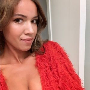 Meet your Posher, Chanel